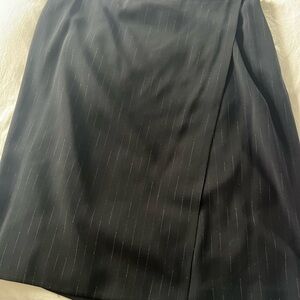 Elegant MM LaFleur Black Pinstripe Skirt